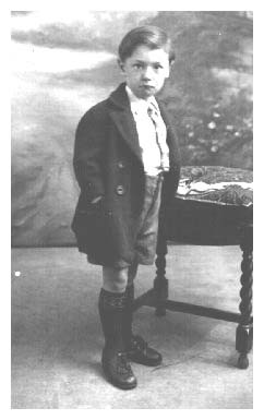 WilliamHutchinsAged4.jpg (19283 bytes)